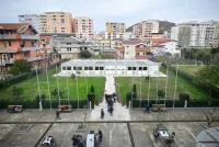 ELA Schulcontainer für den Ausbau einer Schule in Albanien
