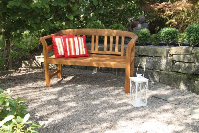 Der Klassiker für jeden Garten: Die Gartenbank batam