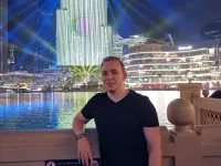 Adrian Wettig: Wer hinter dem Namen im E-Commerce wirklich steckt