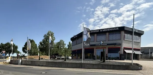 Rund 1,4 Millionen Euro für den neuen aks-Hauptstandort in Nideggen - mit weiterem Standort in Köln und Kunden weit über die Region hinaus