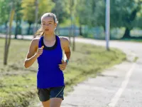 Apotheken empfehlen, beim Sport im Sommer Sonnenschutz zu verwenden und genug zu trinken Sport im Sommer: Fitness ohne Risiken