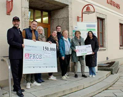 APROS Consulting und Services GmbH erreicht mit erneuter Spende an Gesundheitsforum 150.000 Euro APROS Consulting und Services GmbH erreicht mit erneuter Spende an Gesundheitsforum 150.000 Euro