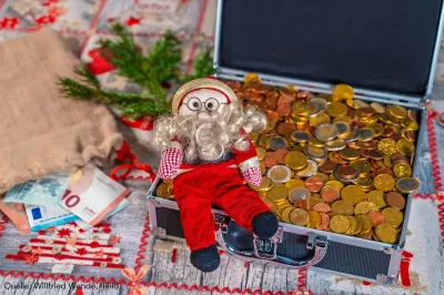 ARAG Experten über das finanzielle Extra für Arbeitnehmer am Jahresende Weihnachtsgeld: Bonus oder Glückssache?