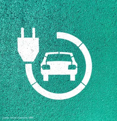 ARAG Experten über Förderung, Batterieprüfung und Gewährleistungsfragen bei gebrauchten E-Autos Gebrauchte Elektroautos: Worauf Käufer achten müssen