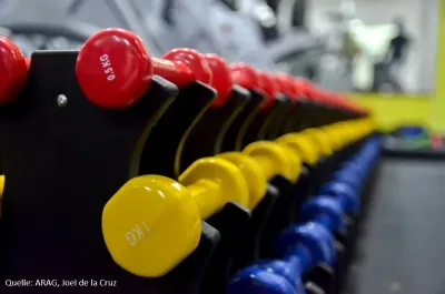 ARAG Experten mit Informationen rund um Fitnessstudio-Verträge Fitnessstudio: Weihnachtskilos weggymmen