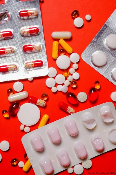 ARAG Experten über Nahrungsergänzungsmittel Vitamine als Kapseln - Nutzen oder Schaden?