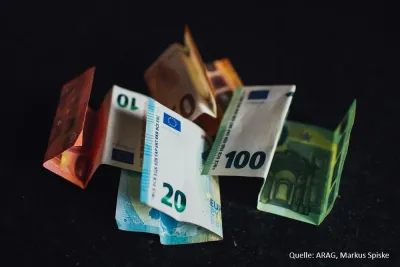 ARAG Experten über einen neuen Trend bei der Budgetplanung Cash-Stuffing: Bargeldmanagement in Briefumschlägen
