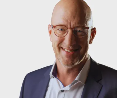 Arbeitszeugnisse geben Banken und Versicherungen trügerische Sicherheit