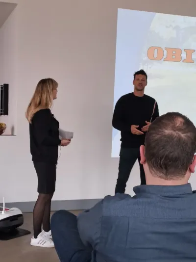 Michael Ballack und Ecovacs präsentieren Mähroboter Goat G1