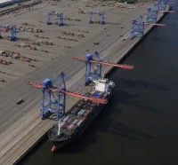 Containerumschlag in Hamburg ist dramatisch eingebrochen
