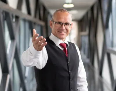 Bernhard Schirnhofer: Warum Kryptowährungen im Team eine kluge Entscheidung ist?