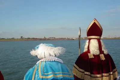 Blick auf den Hafen von Oudeschild Sinterklaas & Co.: Auf Texel beginnt die Zeit der traditionellen Winterbräuche