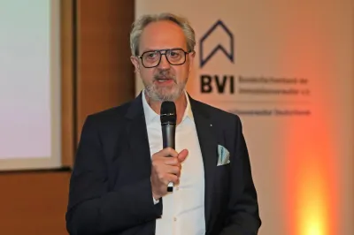 BVI-Präsident Thomas Meier auf der Münsteraner Verwalterkonferenz Sanierung von Eigentumswohnungen kostet bis zu 240 Milliarden Euro: BVI fordert gezielte Förderung für Wohnungseigentümergemeinschaften