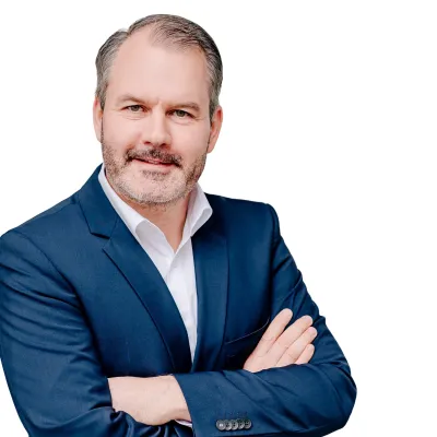Christian Florschütz begleitet Unternehmen bei der Transformation, Digitalisierung & Automatisierung Customer Service Transformation beginnt vor der Technik