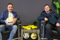 Neue Bälle für junge Kicker - Gottschling Immobilien unterstützt VfL Sportfreunde 07