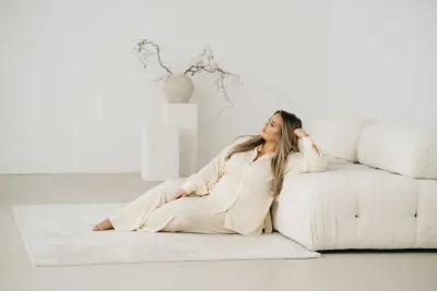 Cita Maass präsentiert als Model einen Look aus ihrer eigenen co-created Kollektion. Co-created: Cita Maass launcht eine Modekollektion für Mollige und Plus Size Frauen