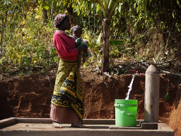 Wasser für Tansania - DENIOS engagiert sich in Afrika
