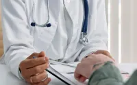 Dr. med. Bernhard Scheja Internist Dr. Bernhard Scheja: Ganzheitlicher Ansatz in der Patientenbetreuung
