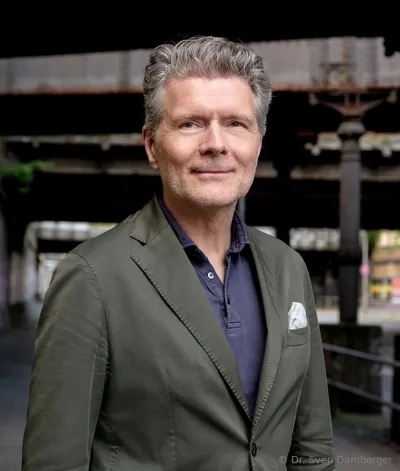 Dr. Sven Damberger ist geschäftsführender Gesellschafter der MVC Mobile VideoCommunication GmbH . Unternehmen investieren Milliarden in Meetingräume, sparen aber am Betrieb