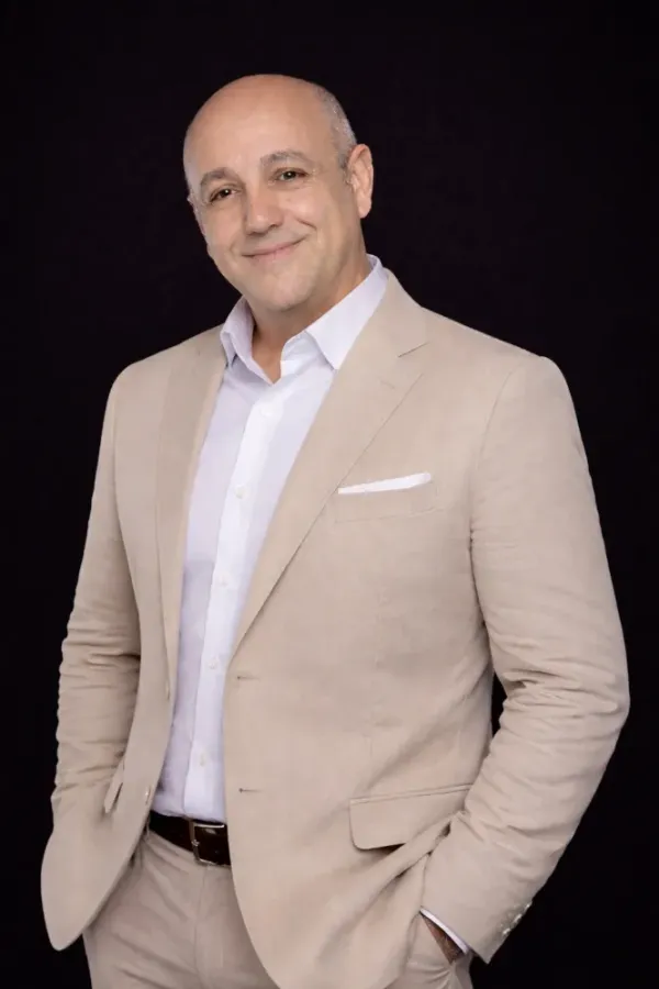 Emanuell Charis: Magie, Flüche und spirituelle Befreiung - warum immer mehr Menschen seine Hilfe suchen