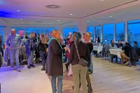 Herzliche Momente beim Ehemaligen Treffen am Weissenhäuser Strand