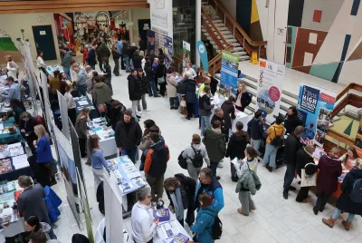 Fernweh im Frühling? Dein Weg ins Ausland beginnt auf der JuBi