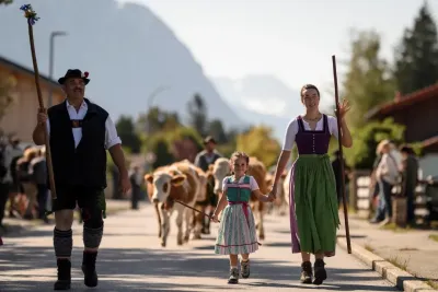 Festlicher Almabtrieb in Krün (Alpenwelt Karwendel) Servus Sommer: Almabtriebe in der Alpenwelt Karwendel