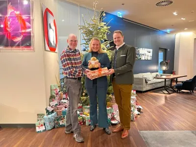 Das Clayton Hotel Düsseldorf übergab Geschenke an Elterninitiative Kinderkrebsklinik e.V.