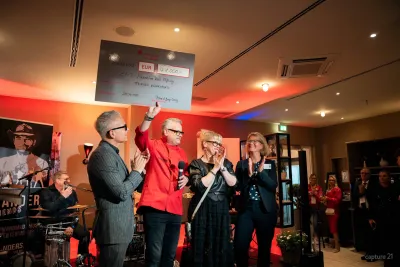 FRIENDS Kochclub sammelte 41 000 Euro im Best Western Premier IB Hotel Friedberger Warte FRIENDS Kochclub sammelte 41 000 Euro für ZNS-Kochclub der Hannelore Kohl Stiftung im Best Western Premier IB Hotel Friedberger Warte