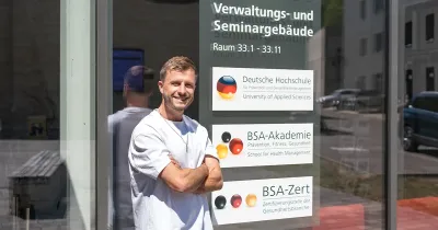 Fußballprofi und Student: Richard Neudecker über sein Studium an der DHfPG