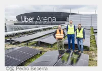 Gemeinsam für mehr grüne Energie: Mit neuer PV-Anlage auf Uber Eats Music Hall vertiefen GA-SAG und AEG langjährige Energiepartnerschaft