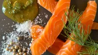 Hamburger Beizlachs - handveredelt nach nordischer Tradition, fein gebeizt und voller frischem, aromatischem Geschmack. Hamburger Fischwerker: Weltmeister im Graved Lachs mit über 55 Geschmacksvariationen