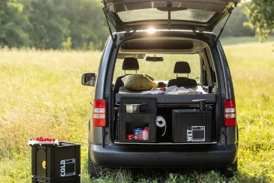 Mit handlichen Campingmodulen wird das eigene Auto zum komfortablen Reisebegleiter Der Camper-to-go im Trolley-Format