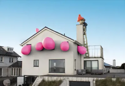 Hubbabubba-Building des niederländischen Street Art Künstlers Frankey am Zandvoorter Süd-Boulevard Street Art Zandvoort: Frankeys "Hubbabubba-Building" sprengt das Straßenbild