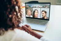 RICOH 360 Meeting Hub: 3-in-1-Konferenzgerät für hybride Meetings an jedem Ort