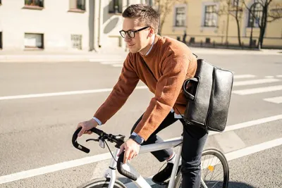 Immer beliebter: Dienstrad statt Firmenwagen Hohe Spritpreise machen den Umstieg aufs Jobbike attraktiv