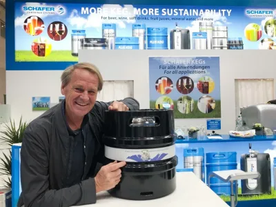 Individuell gestaltete KEGs von SCHÄFER Container Systems machen Markus Wasmeiers Biermarke lebendig Ein Star auf jeder Piste: Markus Wasmeier hält urbayerische Traditionen lebendig