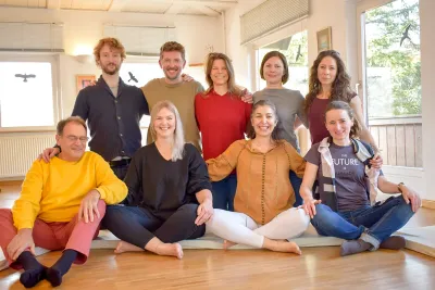 International people at Yoga Retreat Retreats für Expats: Yoga & Meditation in Deutschland