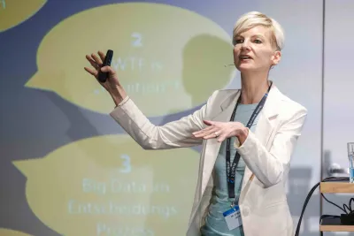 Intuition trifft Big Data: Dr. Johanna Dahms visionäre Keynote Intuition trifft Big Data: Dr. Johanna Dahms visionäre Keynote