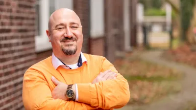 Jens Gruneberg rät, dass Unternehmen sofort handeln, statt auf das KRITIS-Gesetz zu warten. KRITIS-Gesetz stockt: Sicherheitsbranche unter Druck