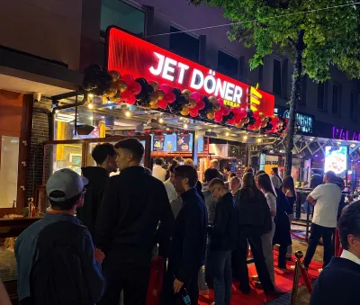 Jet Döner Kebab eröffnet in Bochum seine erste Filiale in Europa - Brüderstraße 14, 44787 Bochum Jet Döner Kebab eröffnet in Bochum seine erste Filiale in Europa