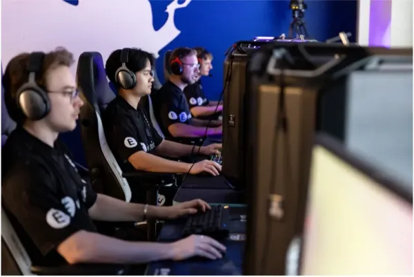 "Kölner Klopperei": SK Gaming gewinnt gegen E WIE EINFACH bei Live Event der Prime League