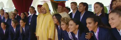 König Mohammed VI. ehrt die Frauenfußballnationalmannschaft