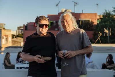Kreative Künstler: links im Bild Johann Nowak, Founder von Art District und rechts: Gary Hill Soledat! Palmas neue Touristen- und Kulturattraktion