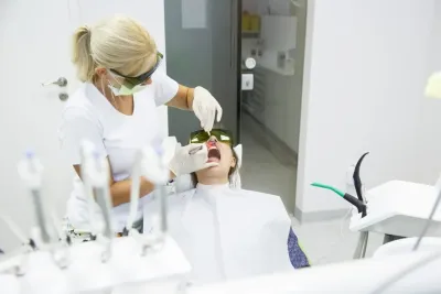 Laser/Dental-Diodenlaser in der Zahnmedizin: Wie diese Technologie Behandlungen präziser und schonender macht