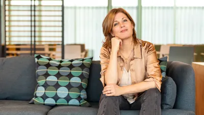 Lea Simone Bogner stärkt Führungskräfte mit Klarheit, Kommunikation und nachhaltiger Teamdynamik. Lea Simone Bogner - Wendepunkte ermöglichen