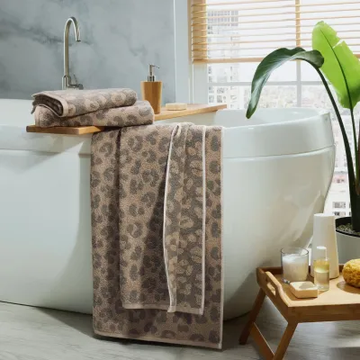 Der Leo-Look liegt bei Heimtextilien auch 2026 im Trend Leo-Look für ein Zuhause mit Persönlichkeit
