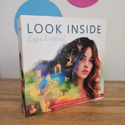 LOOK INSIDE verbindet Rätsel, Geschichten und mentale Gesundheit. Innovatives Brettspiel macht mentale Gesundheit erlebbar