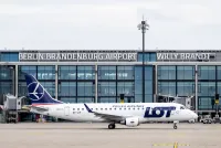 LOT Polish Airlines feiert 80 Jahre Flüge Berlin-Warschau