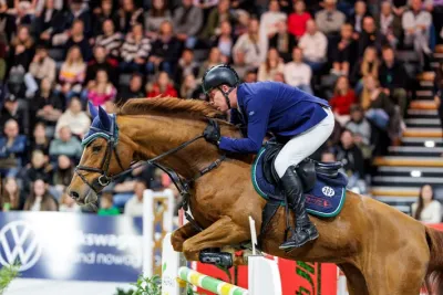 Mario Stevens gewinnt den Großen Preis von Oldenburg. Foto: Sportfotos Lafrentz AGRAVIS-Cup: Mario Stevens gewinnt zum fünften Mal den Großen Preis
